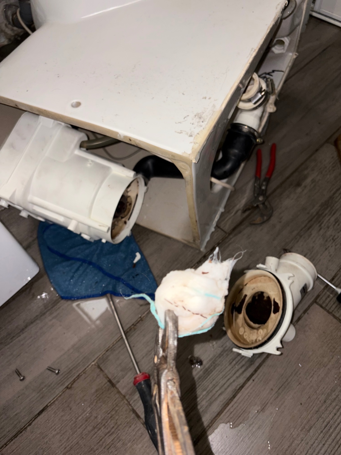 Débouchage WC sanibroyeur